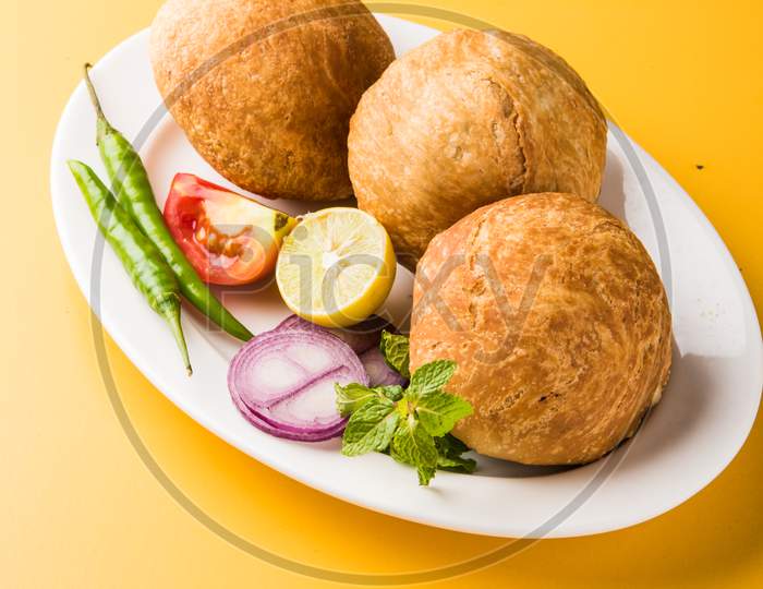 Kachori / kachauri / kachodi snacks
