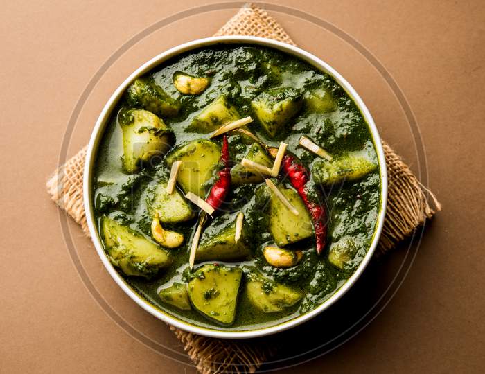 Aloo Palak sabzi or Spinach Potatoes curry