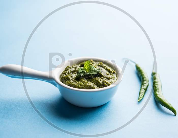Green Chutney or Sauce made using coriandar or Mint