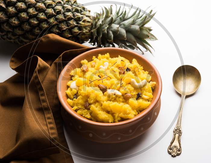 Pineapple sheera / Halwa / Ananas keshri shira