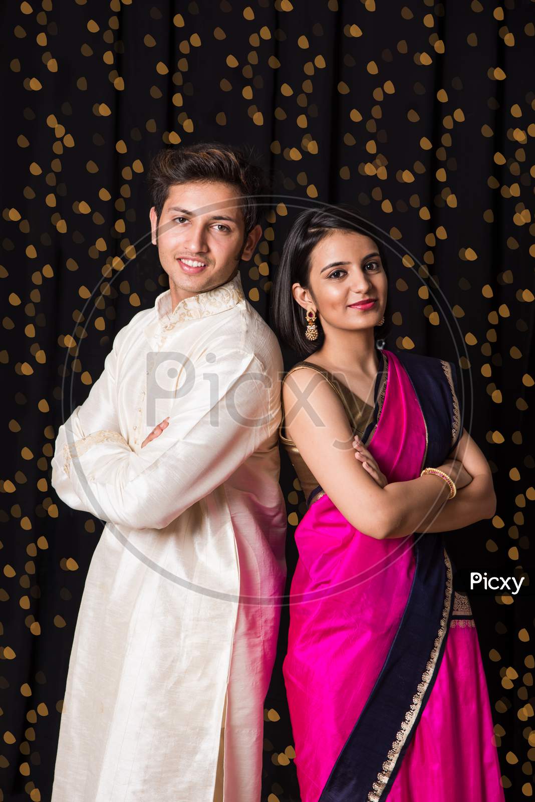 Image Of Indian Couple In Ethnic Wear Eb760429 Picxy