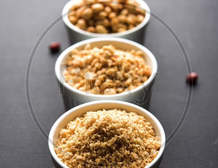 Crushed peanuts or mungfali powder with whole and roasted groundnut