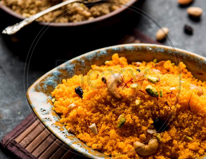 Badaam kesar shira / Sheera or almond saffron halwa