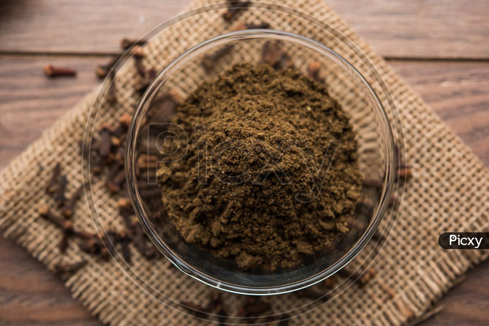 Cloves or laung or lavang powder