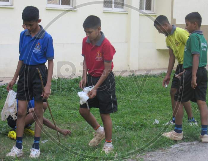 Cadets cleaning the park