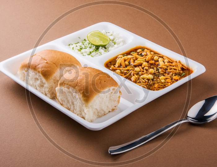 Misal Paav, popular snacks from western maharashtra