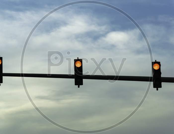 A Silhoutte View Of Traffic Lights From Dubai