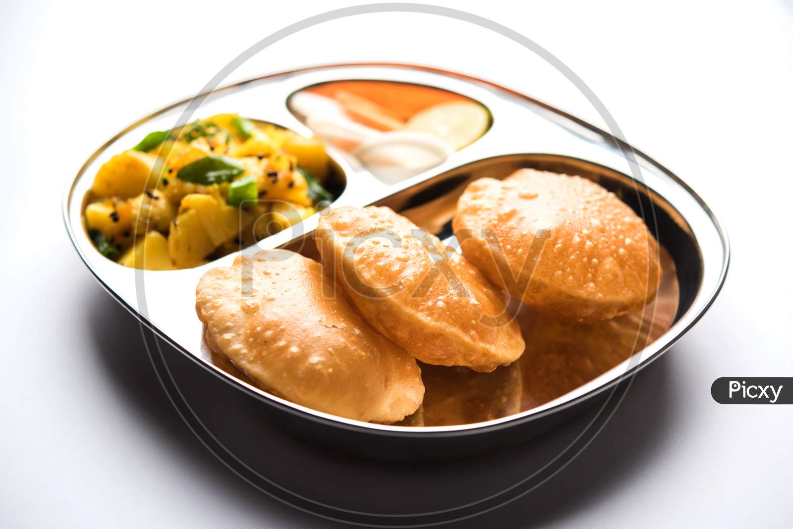 Image of Puri Bhaji or Poori with aloo sabzi-WM480484-Picxy