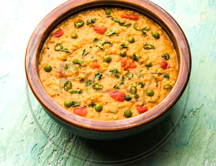 Vegetable masala oats khichadi