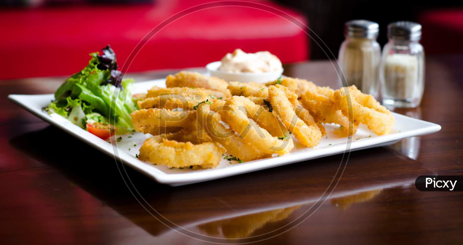 Tasty Onion Rings With Great Presentation