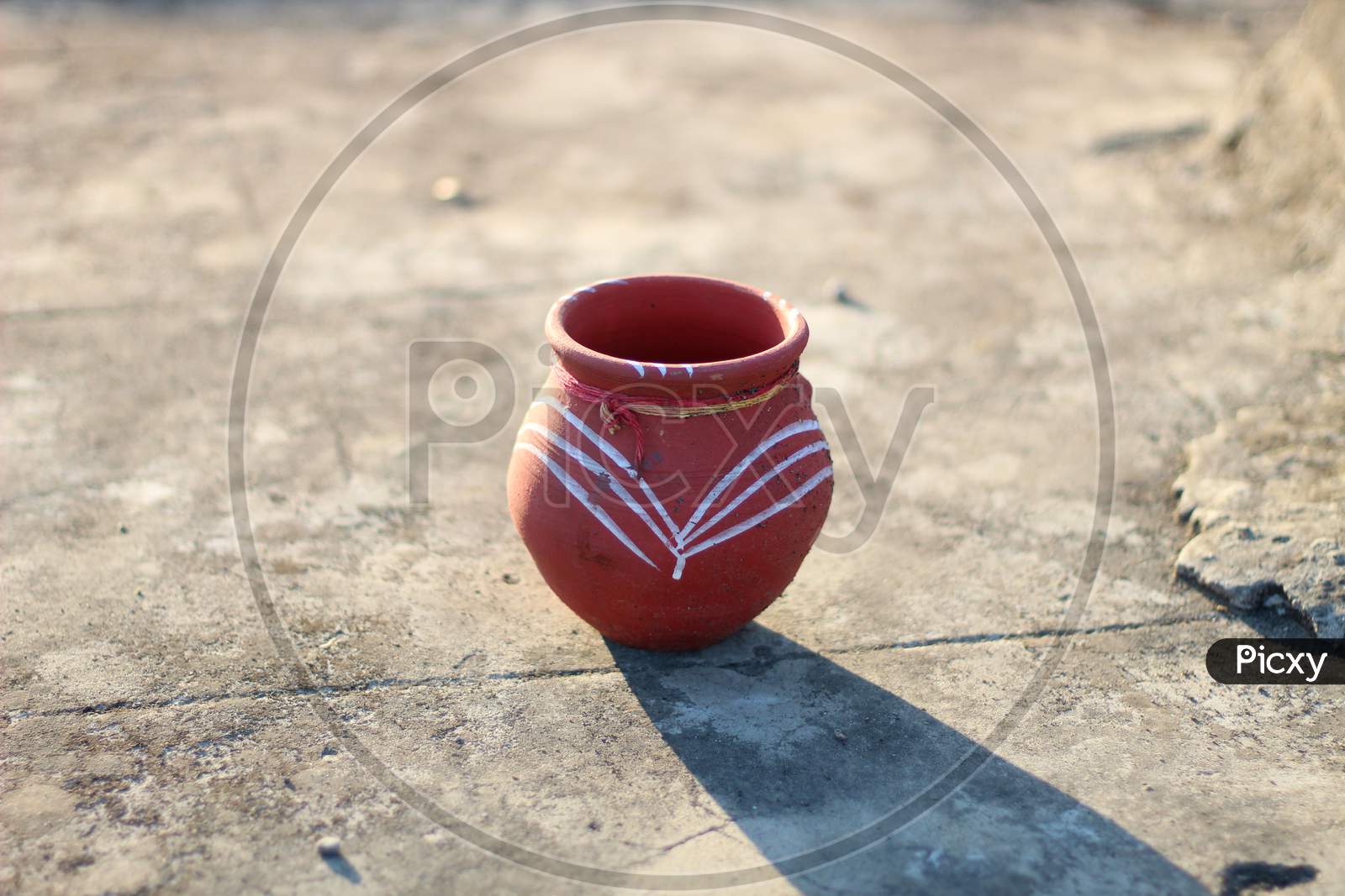 a red pot