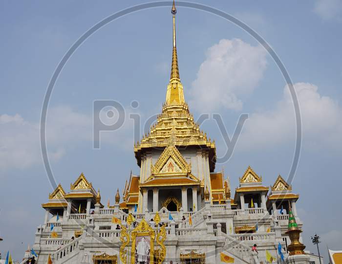 A Front View Of The Wat Traimit Withayaram Worawihan, Bangkok, Thailand