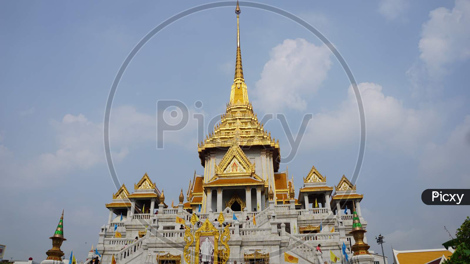 A Front View Of The Wat Traimit Withayaram Worawihan, Bangkok, Thailand