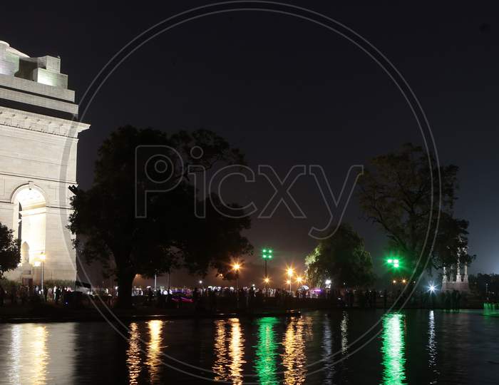 India Gate (Delhi) At Night