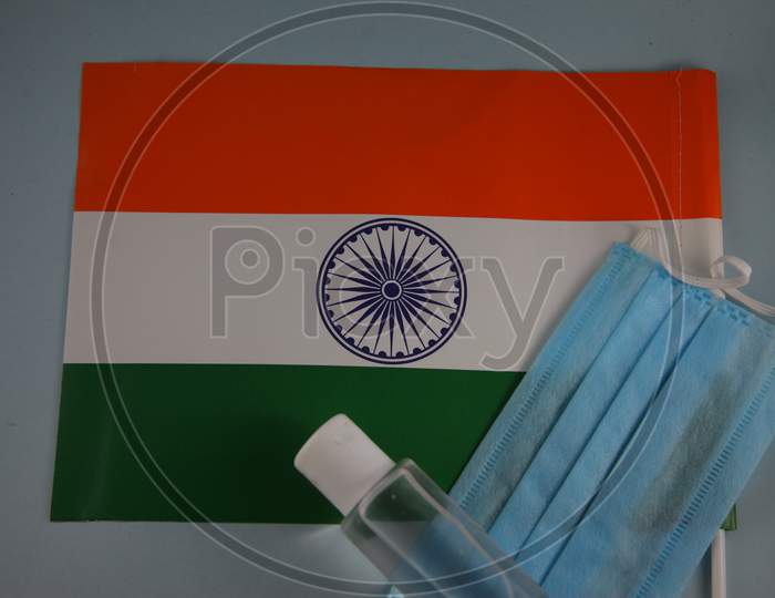 India Independence day celebrate with mask and sanitizer