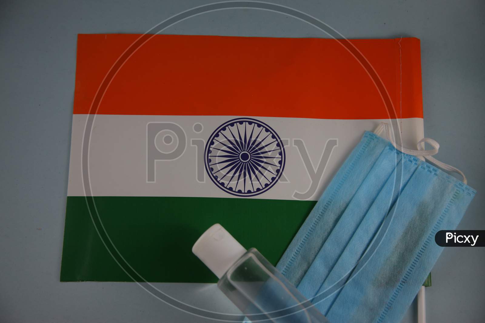 India Independence day celebrate with mask and sanitizer