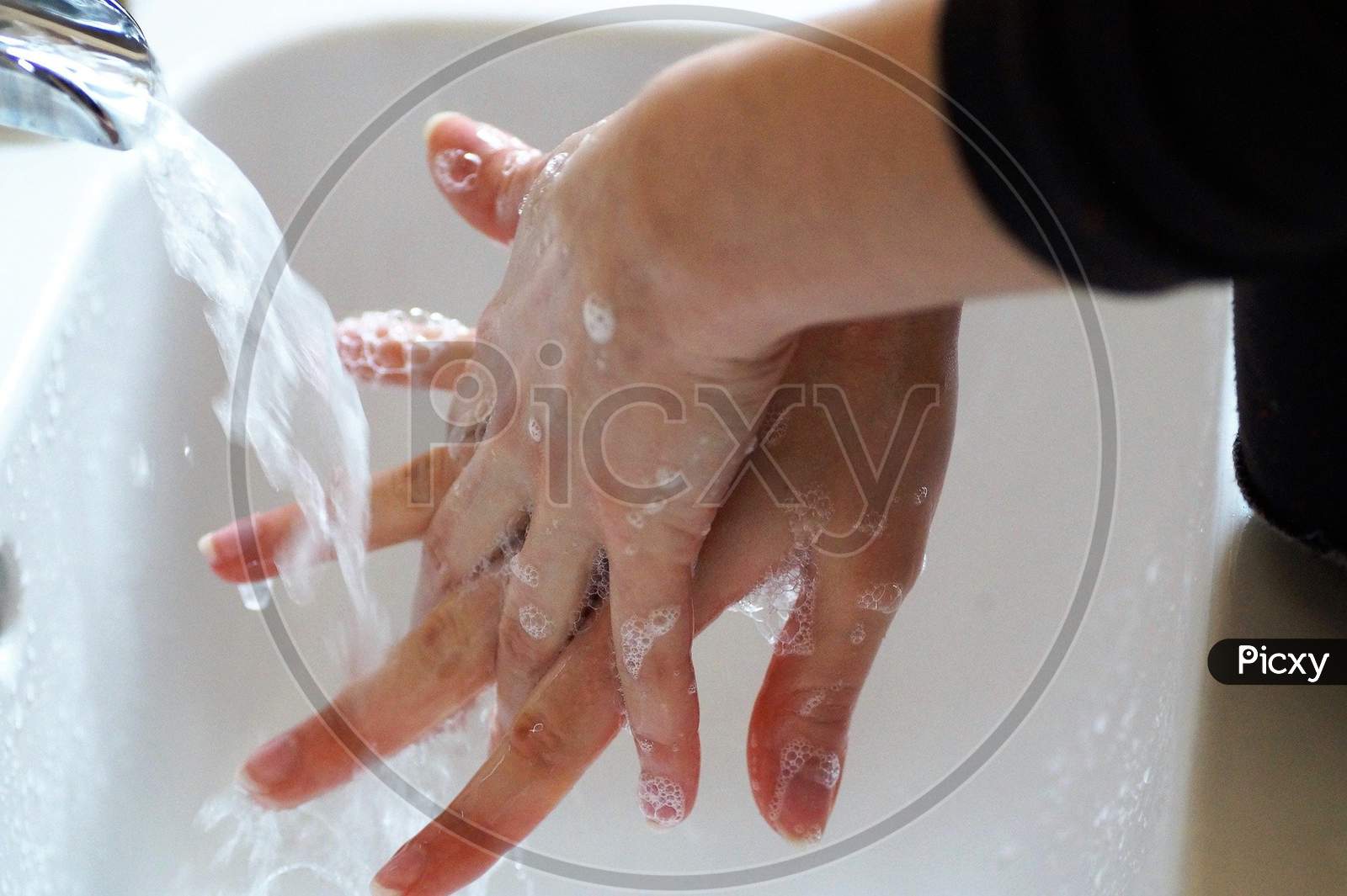 Wash your hands to prevent corona virus