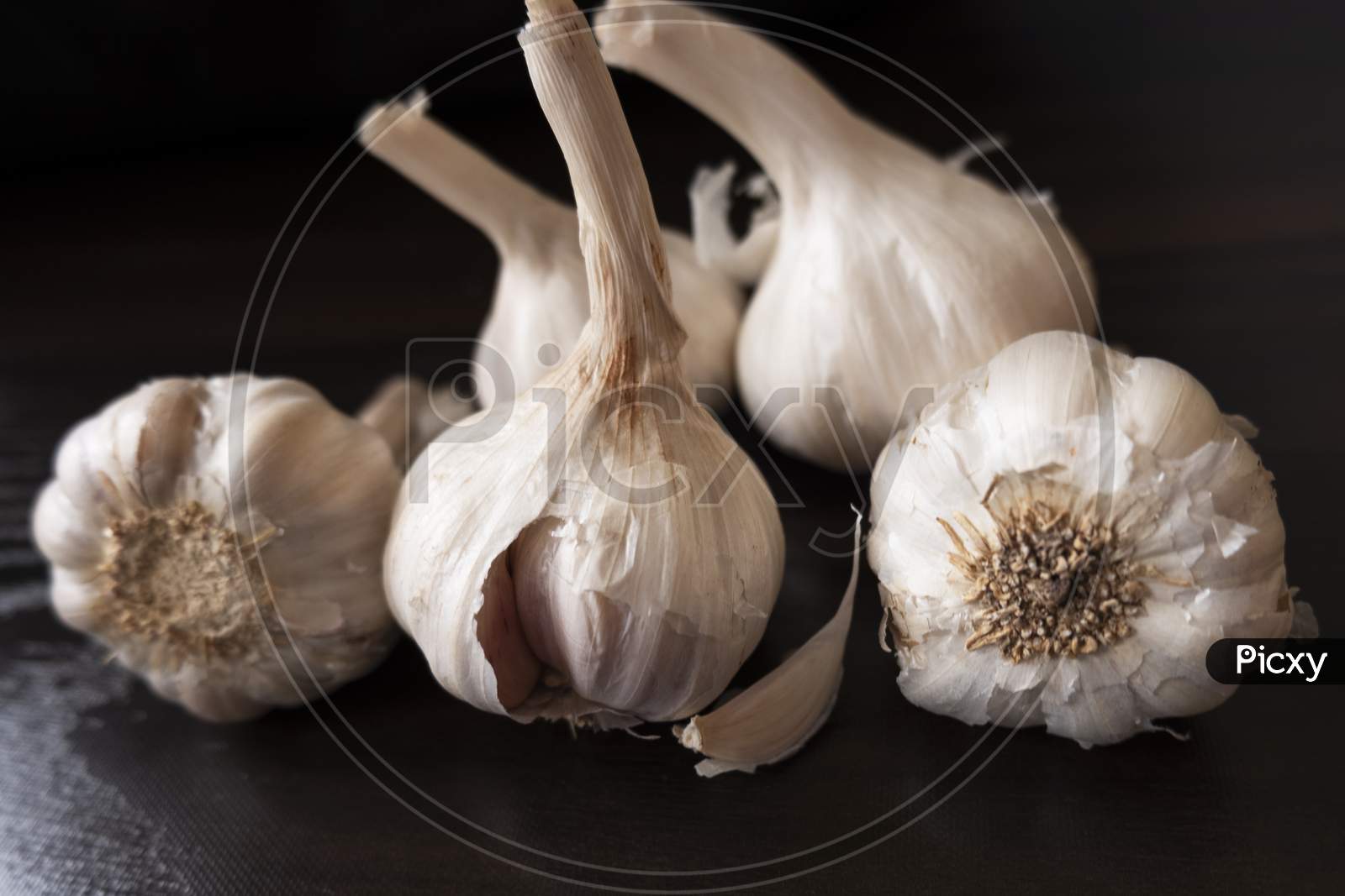 Shot Of Garlic'S & Cloves