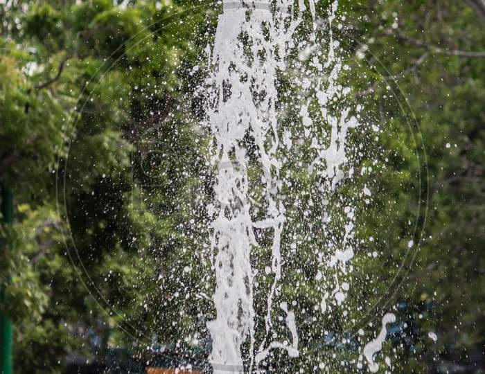 water splash fountain