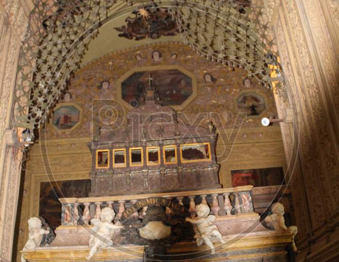 Interiors inside The Basilica of Bom Jesus, Goa