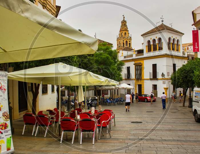 Cordoba, Spain - September 02, 2015: A Restaurant Before The Old Jewish Quarter Is One Of The Most Delightful Areas Of Córdoba City Center
