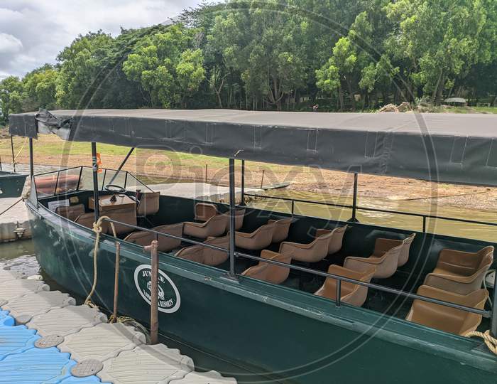 A boat ride from Kabini River Lodge-Junglelodges