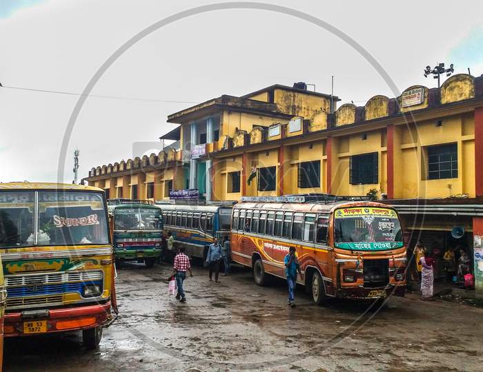 Image Of A Bus Stand Of West Bengal During The Lock-down