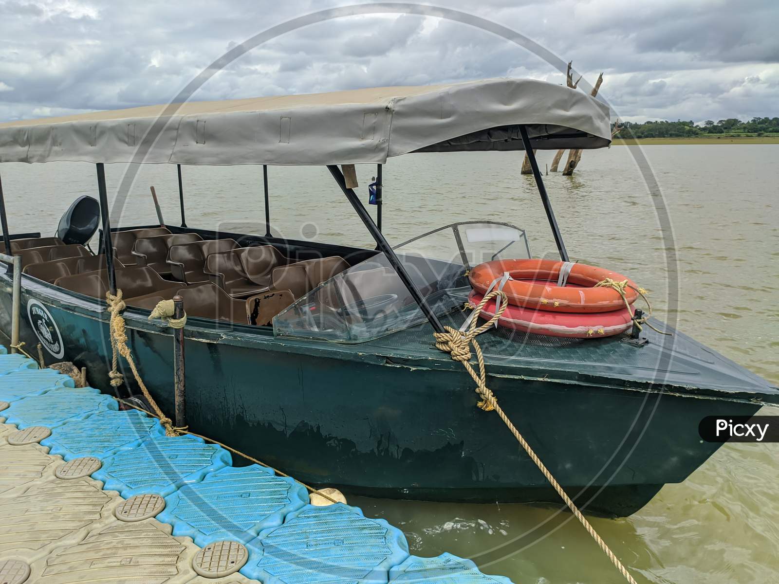 A boat ride from Kabini River Lodge-Junglelodges.
