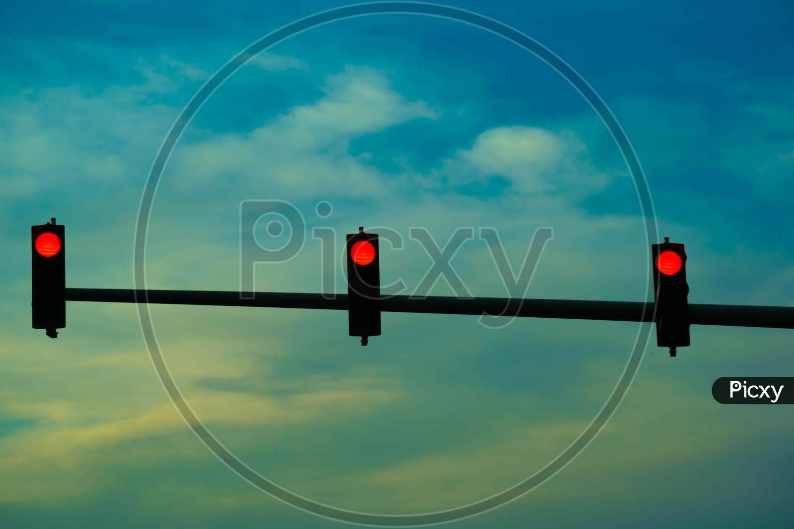 A Unique Shot Of Traffic Light In Uae During Blu Hours, Travel, Traffic Awarness, Traffic Fine, Stop Light, Stop