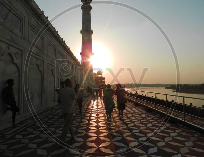 Sunset in Taj mahal