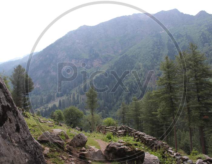 Kasol, Himachal Pradesh, India: View of Kasol river valley, It is a popular nature tourist destination in Himalayas of Himachal Pradesh.