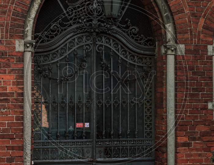 Black Metal Decorative Church Entrie Gates