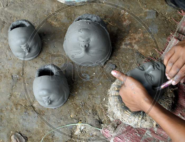 Finishing of the clay models.