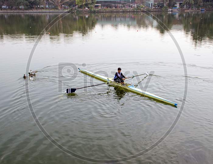 rowing practice at rabindra sarovar lake kolkata