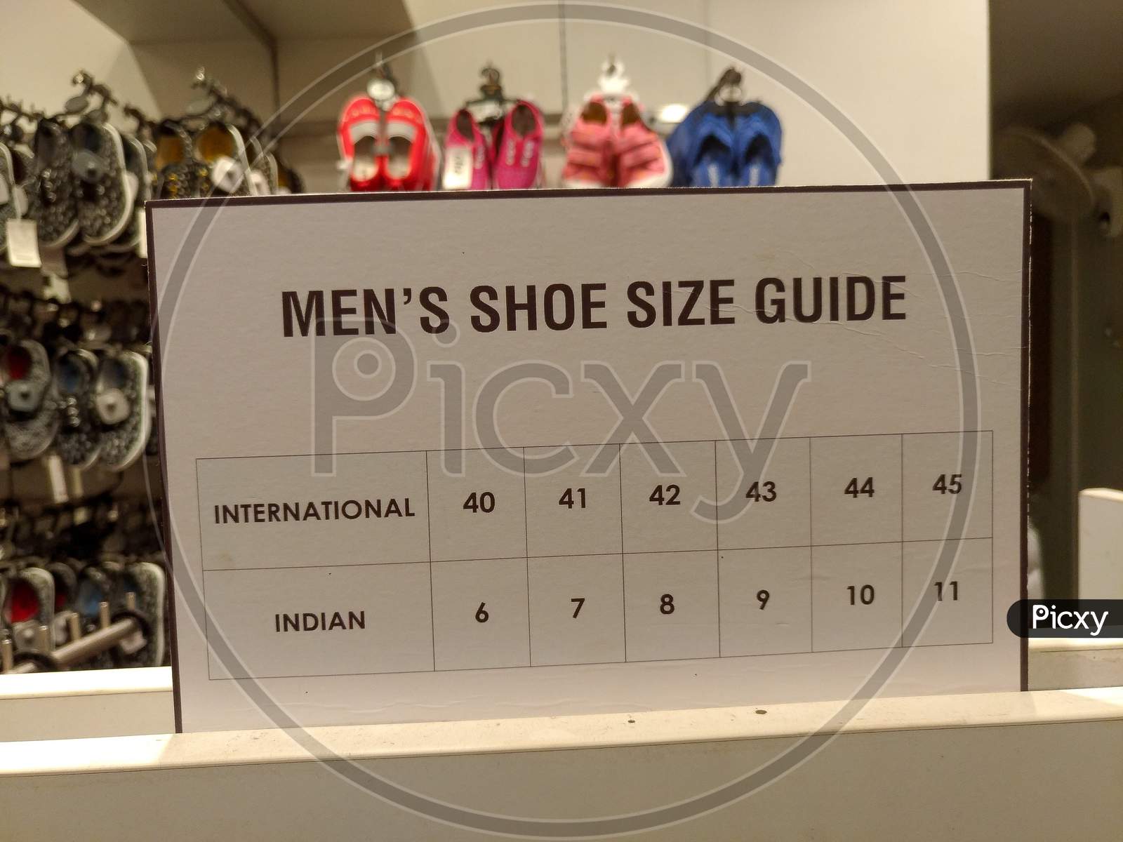 Men's shoe size guide . Shoe size guide .