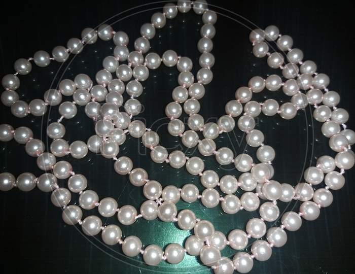 Pearls necklace