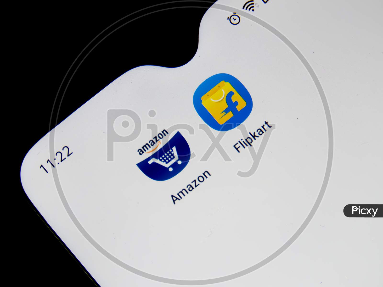 Online Shopping Apps Amazon And Flipkart On The Mobile Screen.