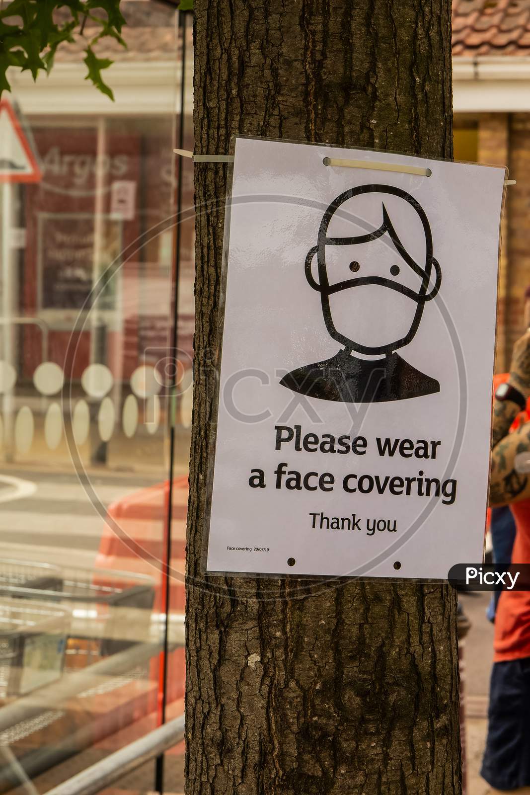 Sign asking to wear a face mask