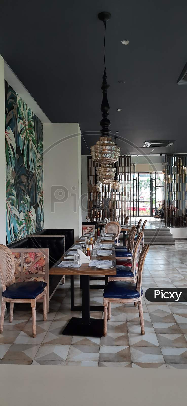 Restaurant Interior Decor with Ambience