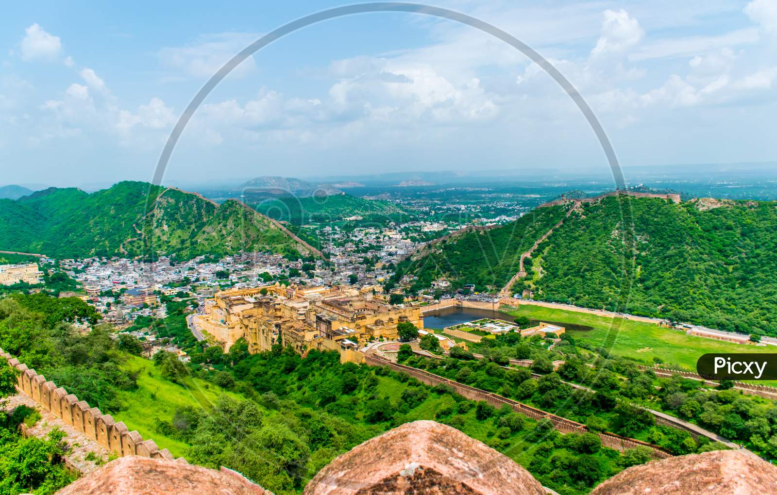 City view from the Jaigarh fort's wall