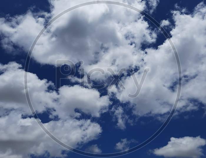 Sky view with clear clouds
