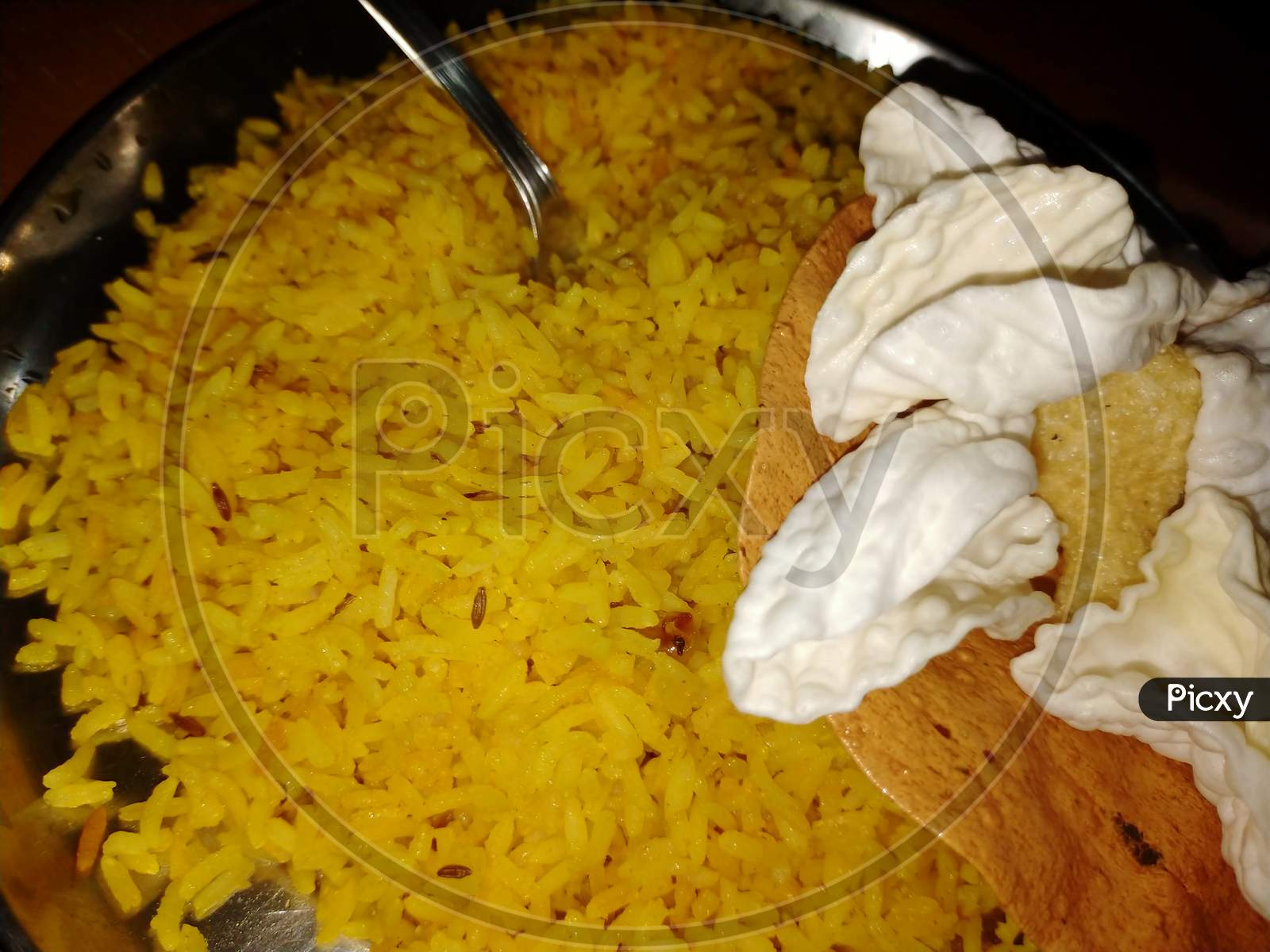 Fried rice with chips