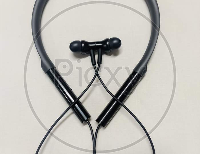 Neckband Headphone