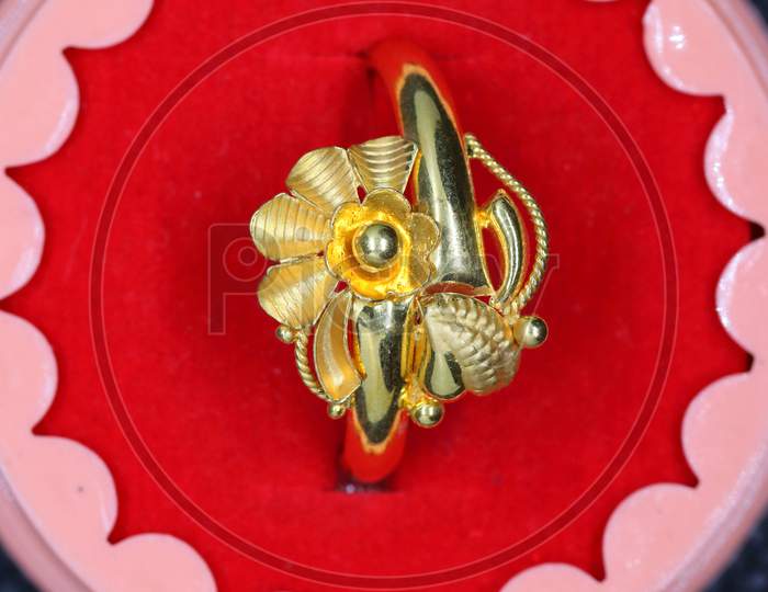 Shiny Fancy Gold Ring And Flower Design For Girls