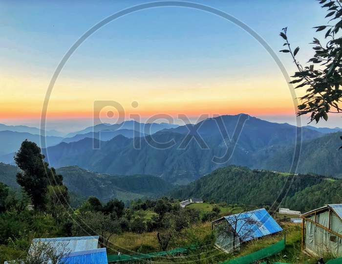 Beautiful sunrise click kanatal Uttarakhand india