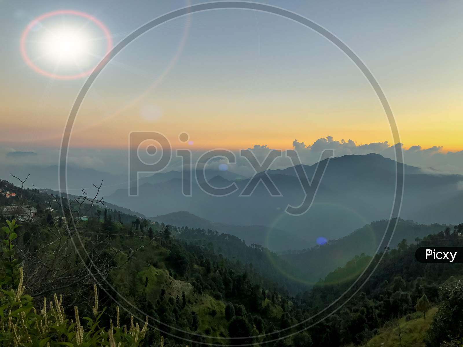 Sunshine click and mountains view Dhanaulti mountain Uttarakhand india