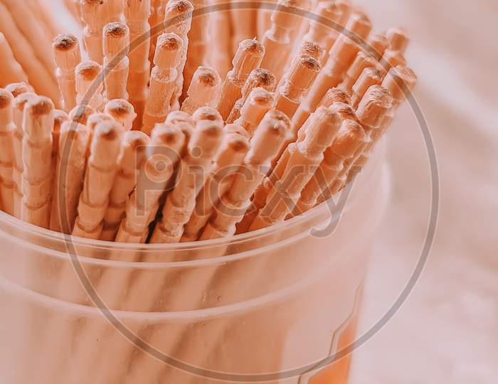 Toothpick for healthy tooth