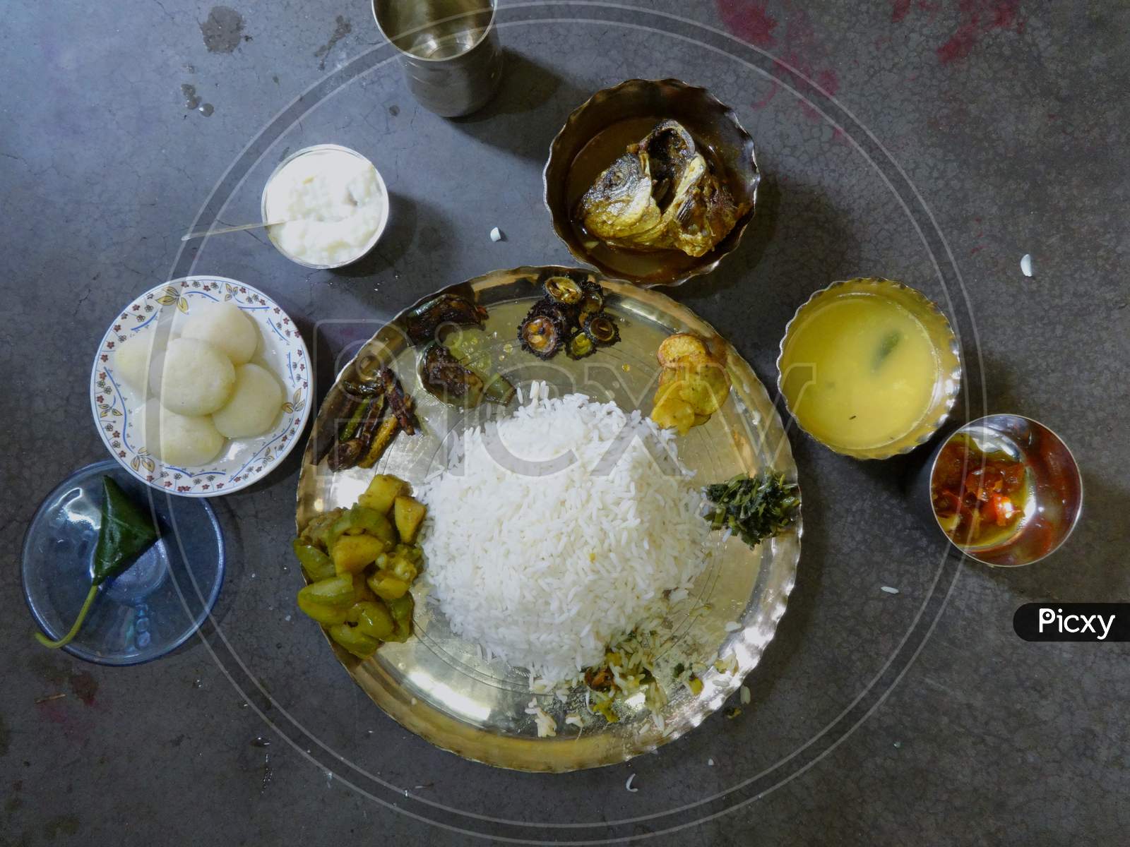 Indian cuisine vegetarian food plate closeup photography