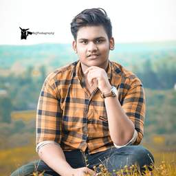 Profile picture of Omkar Kocharekar on picxy