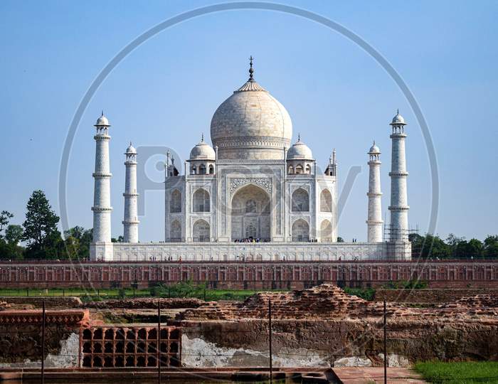 Taj Mahal Full View During Day Time In Agra India, The Taj Among 7 Wonders Of The World View. Wonders, Agra